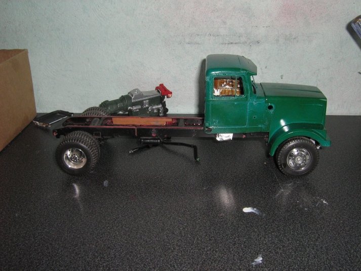 White-Truck Gcc5r44fc85